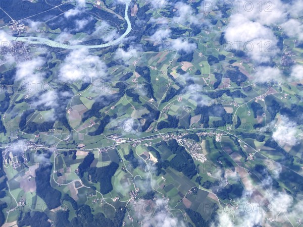 Aerial view of the Inn with Marktl am Inn and in front the villages Gumpersdorf and Zeilarn, Bavaria, Germany