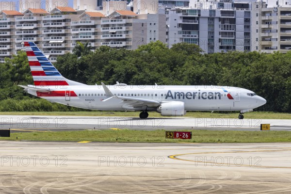 An American Airlines Boeing 737 MAX 8 aircraft with the registration number N302SS at San Juan Airport, Puerto Rico