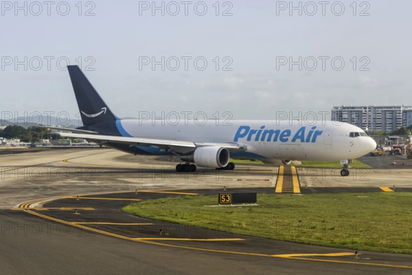 A Boeing 767-300ER BDSF aircraft of Amazon Prime Air with registration N409AZ at San Juan Airport, Puerto Rico