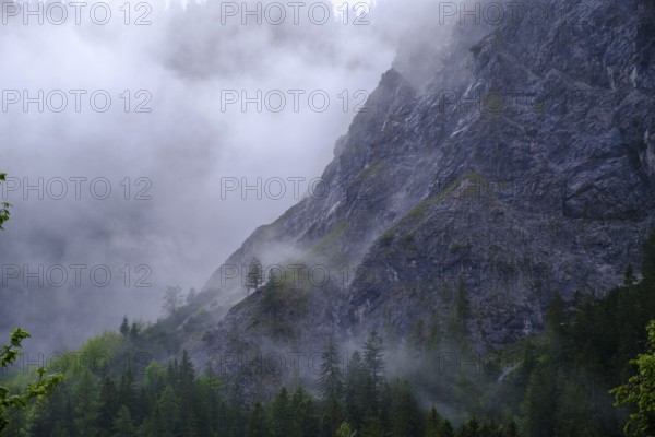 Fog, rain clouds between rocks, Gramai Alm, Karwendel, near Pertisau, Tyrol, Austria