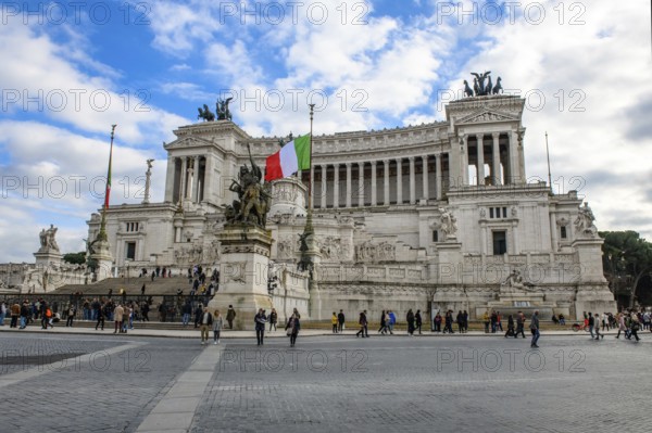 National monument to King Victor Emmanuel II, Monumento Vittorio Emanuele II with Altare della Patria, also known as Vittoriano, nicknamed Typewriter, Rome, Lazio, Italy