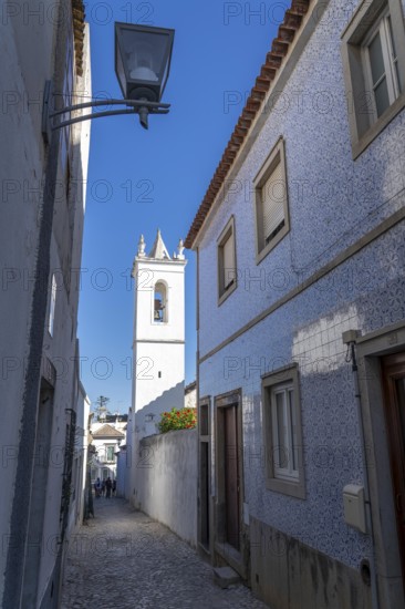 Old town alleys, Rua Galeria, Church Igreja da Misericórdia, Church of Mercy, Church Art Museum, in Tavira, in the Algarve, Portugal