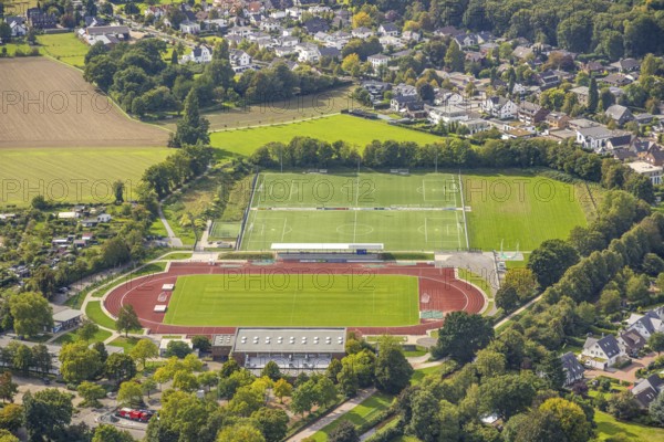 Aerial view, district sports facility with football stadium and athletics stadium of the Spiel- und Sportverein 09 e.V. Dinslaken, gymnasium Hans-Efing-Sporthalle, Hagenviertel, Dinslaken, Ruhr area, North Rhine-Westphalia, Germany, DE, Europe, football, football field, football stadium, Hanseatic city, aerial view, aerial photography, aerial photography, Lower Rhine, sport, sports facility, sports field, overview, bird's-eye view, bird's-eye view, overview