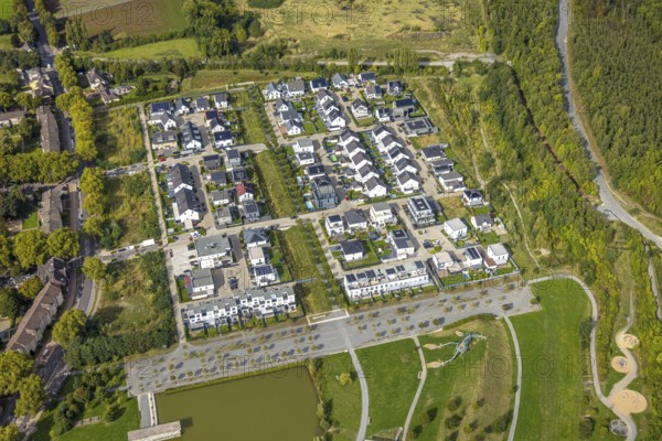 Aerial view, Bergpark Lohberg creative quarter, former colliery site and landscaping, housing estate, Oberlohberg, Dinslaken, Ruhr area, North Rhine-Westphalia, Germany, DE, Europe, property tax, Hanseatic city, real estate, creative quarter, aerial view, aerial photography, aerial photography, Lower Rhine, tower, overview, bird's eye view, residential complex, living and life, residential area, residential quality, residential quarter, residential district, colliery, birds-eyes view, former colliery, overview