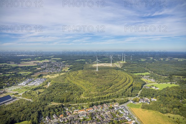 Aerial photo, Lohberg spoil tip and wind turbines, spoil tip landscape, Bruckhausen wind farm, Oberlohberg, Dinslaken, Ruhr area, North Rhine-Westphalia, Germany, alternative energy, spoil tip, DE, Europe, spoil tip, Hanseatic city, aerial photo, aerial photography, aerial photography, Lower Rhine, overview, bird's-eye view, wind energy, wind power, wind turbine, wind farm, wind turbine, wind turbines, bird's-eye view, overview