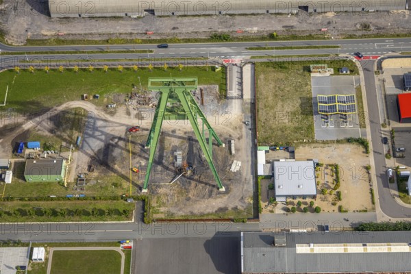 Aerial view, Bergpark Lohberg creative quarter, former colliery site and landscaping, winding tower, Oberlohberg, Dinslaken, Ruhr area, North Rhine-Westphalia, Germany, DE, Europe, Hanseatic city, creative quarter, aerial view, aerial photography, aerial photography, Lower Rhine, tower, overview, bird's eye view, colliery, birds-eyes view, former colliery, overview
