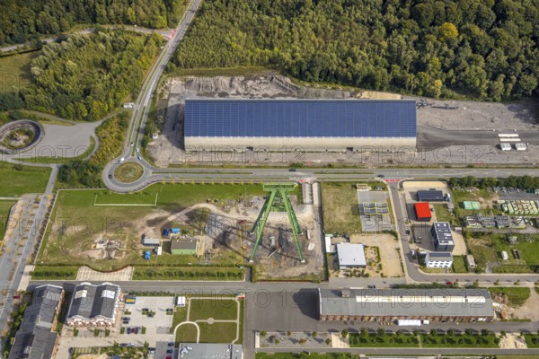 Aerial view, Bergpark Lohberg creative quarter, former colliery site and landscaping, winding tower, Oberlohberg, Dinslaken, Ruhr area, North Rhine-Westphalia, Germany, DE, Europe, Hanseatic city, creative quarter, aerial view, aerial photography, aerial photography, Lower Rhine, tower, overview, bird's eye view, colliery, birds-eyes view, former colliery, overview