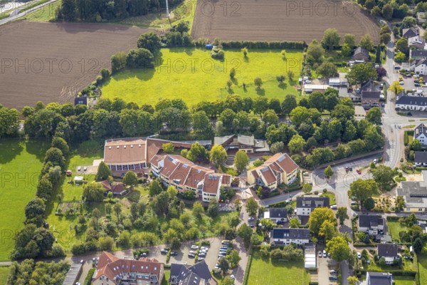Aerial photo, Freie Waldorfschule Dinslaken e.V., Eppinghoven, Dinslaken, Ruhr area, North Rhine-Westphalia, Germany, education, educational institution, DE, Europe, Hanseatic city, teaching institute, aerial photo, aerial photography, aerial photography, Lower Rhine, school, overview, bird's-eye view, Waldorf Institute, birds-eyes view, overview