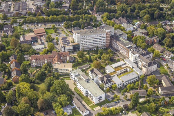 Aerial view, GFO Kliniken Niederrhein - St. Vinzenz Hospital, Dinslaken, Ruhr area, North Rhine-Westphalia, Germany, DE, Europe, healthcare, Hanseatic city, hospital, clinic, hospital centre, hospital, aerial photography, aerial photography, medical facility, medical aid, Lower Rhine, overview, bird's-eye view, overview, medical care