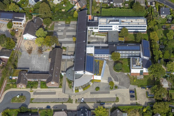 Aerial photo, comprehensive school Hünxe, Hünxe, Ruhr area, North Rhine-Westphalia, Germany, education, educational institution, DE, Europe, comprehensive school, educational institute, aerial photo, aerial photography, aerial photography, Lower Rhine, school, schoolyard, overview, bird's-eye view, overview