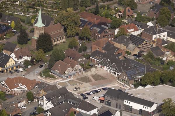 Aerial view, construction site and reconstruction Am Marktplatz, Hünxe, Ruhr area, North Rhine-Westphalia, Germany, construction work, construction area, construction site, building plots, construction project, construction site, DE, Europe, aerial view, aerial photography, aerial photography, Lower Rhine, overview, bird's-eye view, overview