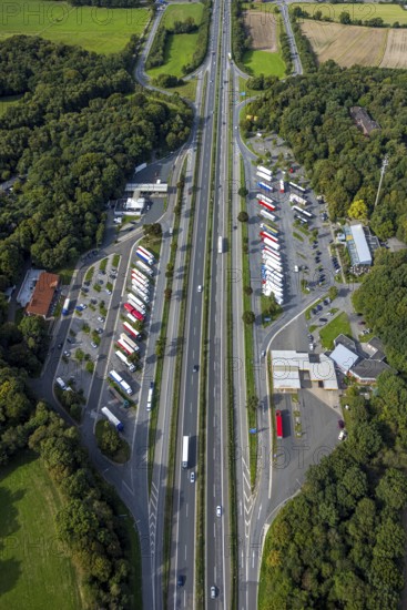 Aerial view, service area Hünxe-Ost and Hünxe-West, petrol station and rest area with truck parking on the A3 motorway and Hünxe junction, Hünxe, Ruhr area, North Rhine-Westphalia, Germany, DE, Europe, aerial view, aerial photography, aerial photography, Lower Rhine, service area, rest area, overview, bird's-eye view, overview