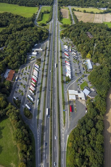 Aerial view, service area Hünxe-Ost and Hünxe-West, petrol station and rest area with truck parking on the A3 motorway and Hünxe junction, Hünxe, Ruhr area, North Rhine-Westphalia, Germany, DE, Europe, aerial view, aerial photography, aerial photography, Lower Rhine, service area, rest area, overview, bird's-eye view, overview