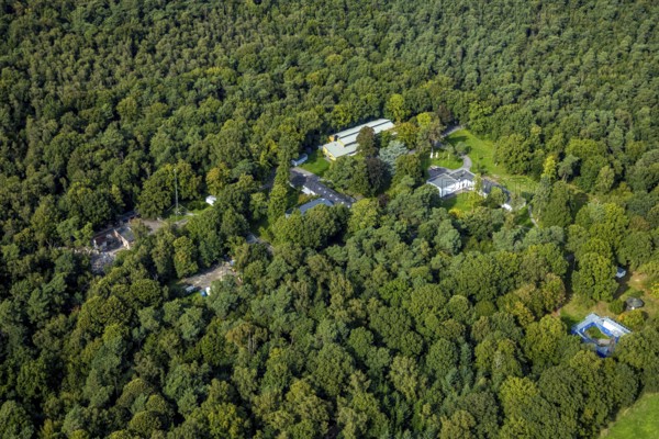 Aerial photo, BRH Bundesverband Rettungshunde e.V. training facility in the Testerberge forest area, radio mast and several buildings, Bucholtwelmen, Hünxe, Ruhr area, North Rhine-Westphalia, Germany, DE, Europe, aerial photo, aerial photography, aerial photography, Lower Rhine, overview, bird's-eye view, overview