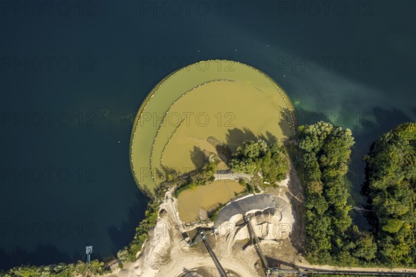Aerial view, gravel works Hünxe at the Tenderingssee, Bruckhausen, Hünxe, Ruhr area, North Rhine-Westphalia, Germany, bathing establishment, bathing resort, DE, Europe, leisure activities, aerial view, aerial photography, aerial photography, Lower Rhine, lake, overview, bird's-eye view, overview