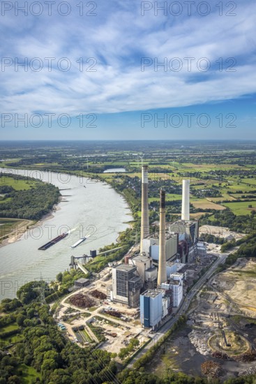 Aerial view, Voerde power station on the river Rhine, decommissioned coal-fired power station on the river Rhine, Rhine foreland in the Orsoy Rhine bend landscape conservation area, Möllen, Voerde, Ruhr area, North Rhine-Westphalia, Germany, DE, power station, Europe, aerial view, aerial photography, aerial photography, Lower Rhine, dismantling, overview, Voerde (Lower Rhine), bird's eye view, birds-eyes view, overview