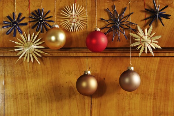 Christmas decoration, Christmas tree baubles, home-made straw stars, Germany