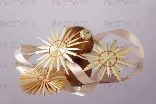 Christmas decoration, Christmas tree baubles, home-made straw stars, Germany