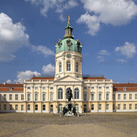 Charlottenburg Palace, city side on Spanndauer Damm with courtyard of honour and equestrian statue of the Great Elector, Berlin, Germany