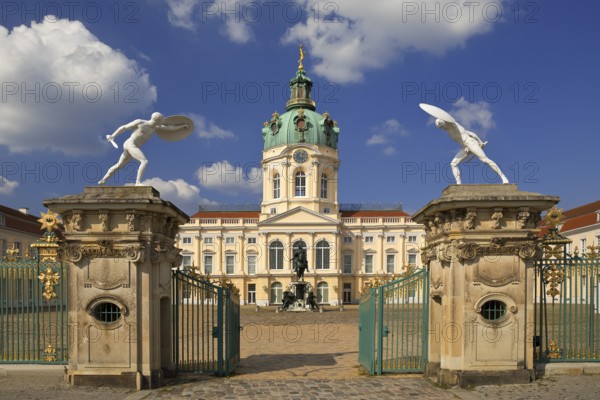 Charlottenburg Palace, city side on Spanndauer Damm with the Borghese fencers and courtyard of honour with equestrian statue, Berlin, Germany