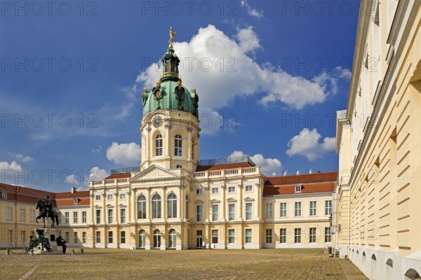Charlottenburg Palace, city side on Spanndauer Damm with courtyard of honour and equestrian statue of the Great Elector, Berlin, Germany