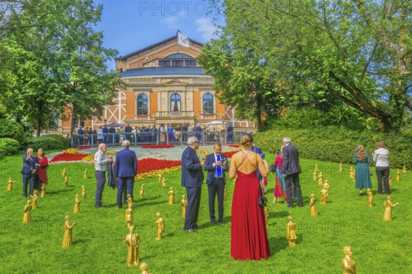 Festival theatre on the Green Hill with festival guests, festival city of Bayreuth, Upper Franconia, Franconia, Bavaria, Germany