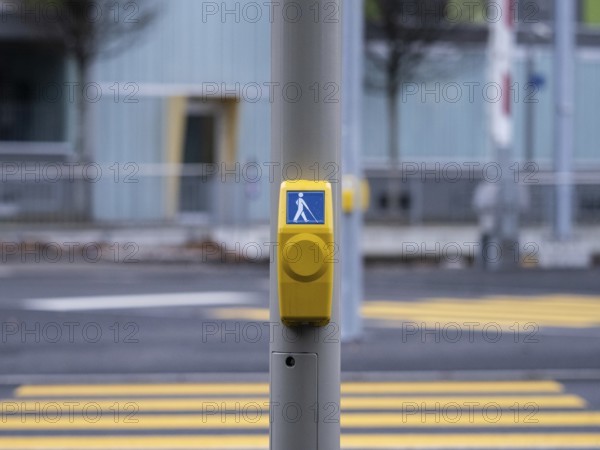 Blind, traffic light, button, help, everyday life, road traffic, traffic light for the blind, visually impaired, illustration, social, push, button, Switzerland