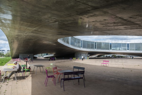 Rolex Learning Centre, SANAA architects, École polytechnique fédérale de Lausanne, EPFL, Lausanne, Switzerland