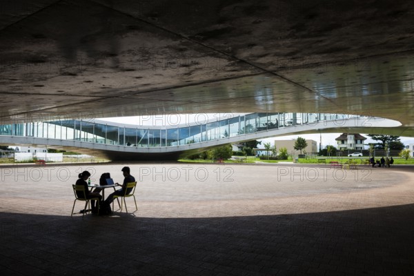 Rolex Learning Centre, SANAA architects, École polytechnique fédérale de Lausanne, EPFL, Lausanne, Switzerland