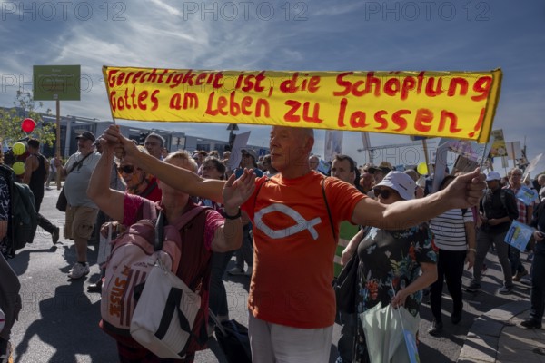 Germany, Berlin, 20.09.2025, anti-abortionists demonstrate in Berlin, initiator was the Federal Association for the Right to Life, justice is to let God's creation live