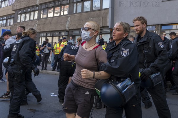 Germany, Berlin, 20/09/2025, protests against the March for Life demanding the abolition of Paragraph 218, counter-demonstration, blockade, eviction, police
