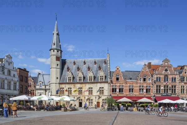 Butcher's Hall, Vleeshuis, restaurants and pavement cafes on Market Square in historic city centre of Dendermonde, Termont, East Flanders, Belgium