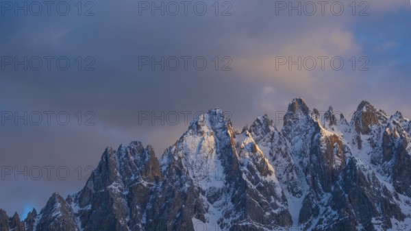 Close-up of mountain peaks of the Haunold Group in the evening light, Haunold, Haunold Group, San Candido, Val Pusteria, Sesto Dolomites, Dolomites, South Tyrol, Italy
