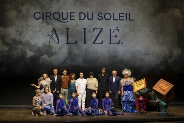 Group photo with the artists and Thomas Steinberg (presenter), Raphäl Navarro and Valentine Losseau (authors), Fabrice Becker (Creative Director) and Marek Lieberberg (CEO Live Nation Germany) after the press screening of Alizé, a joint production by Cirque du Soleil and Live Nation at the Theater am Potsdamer Platz, Berlin, 23.09.2025