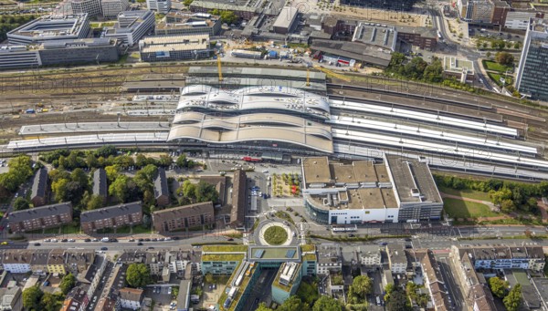 Aerial view, major construction site main station Hbf, area between new track hall and Portsmouthplatz, Neudorf-Nord, Duisburg, Ruhr area, North Rhine-Westphalia, Germany, railway area, station, station forecourt, construction work, construction area, construction site, construction site, construction project, construction project, construction site, DE, Deutsche Bahn AG, Europe, track system, tracks, major construction site, main station, main station, aerial view, aerial photography, aerial photography, new building, overview, bird's-eye view, overview