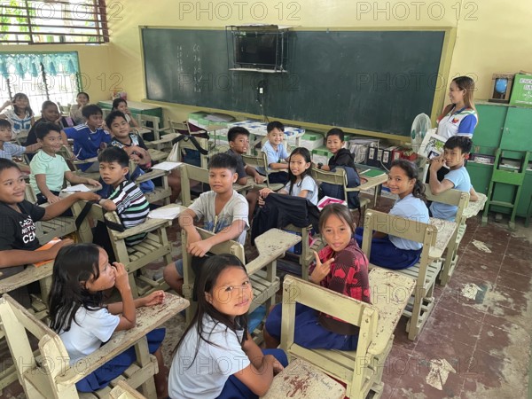 School, primary school, school children, classroom, education, Sipaway Island, Negros Occidental, Philippines