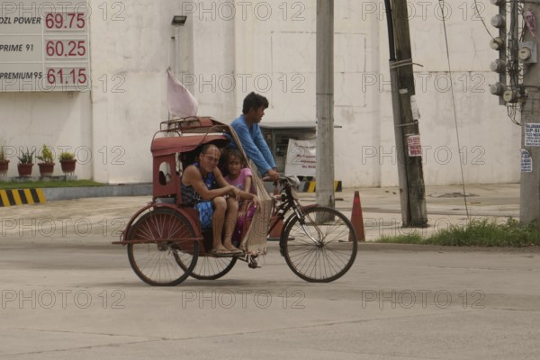 Bicycle city San Carlos, bicycle taxi, taxi, bicycle, public transport, mobility, service, transport, Negros Occidental, Philippines