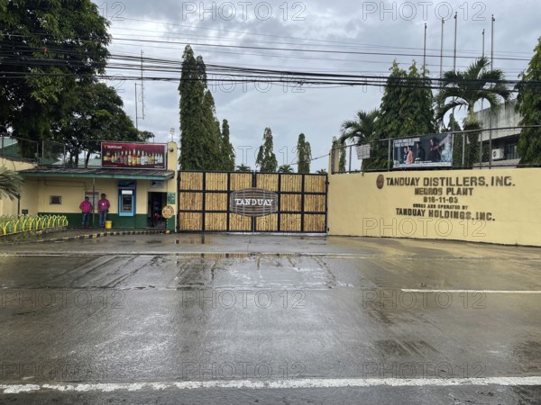 Tanduay Distillers INC, Tanduay Holding INC, largest factory in the Philippines, producer of rum, industry, agriculture, sugar cane, Negros Occidental, Philippines
