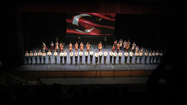 Members of Fire of Anatolia, also known as Anadolu Atesi, bow to the audience after their performance at Gaziantep University. The troupe enjoys worldwide fame and holds Guinness World Records for its achievements, Gaziantep, Gaziantep, Türkiye