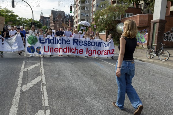 Worldwide climate strike by Fridays for Future under the motto Exit Gas - Enter Future, demonstration with rally at the fish market, Hamburg, Germany