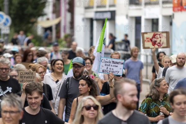 Worldwide climate strike by Fridays for Future under the motto Exit Gas - Enter Future, demonstration with rally at the fish market, Hamburg, Germany