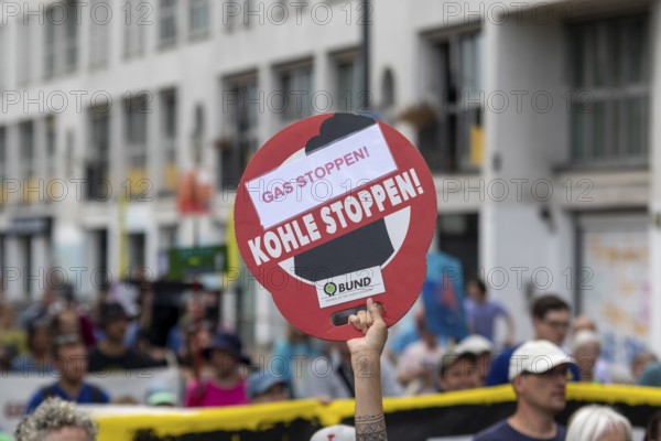 Worldwide climate strike by Fridays for Future under the motto Exit Gas - Enter Future, demonstration with rally at the fish market, Hamburg, Germany
