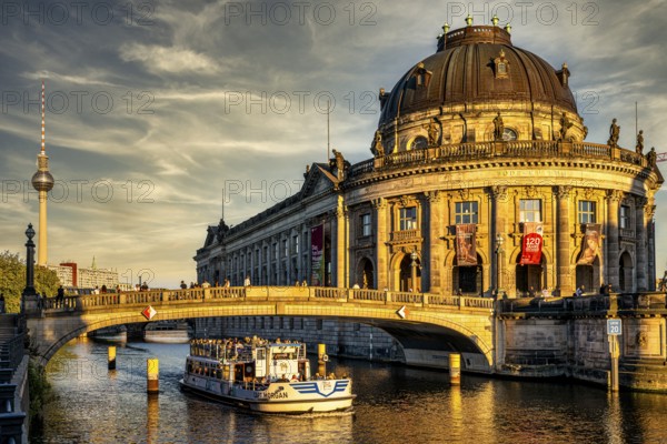 Evening sun at the Bodemuseum, Museum Island, Berlin, Germany