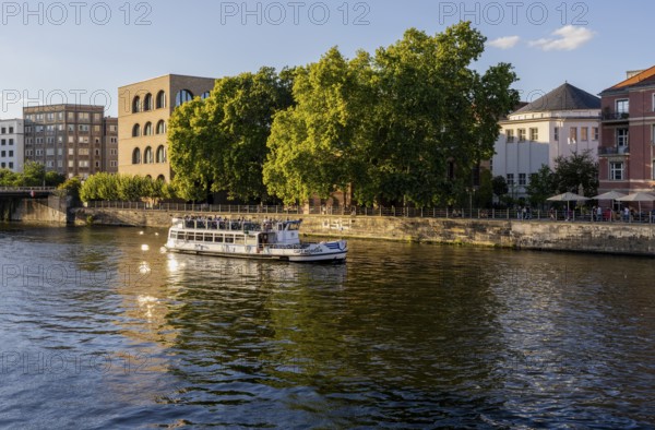 Sighseeing on the Spree in the evening sun, Museum Island, Berlin, Germany