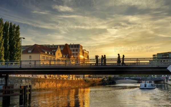 Sighseeing on the Spree in the evening sun, Museum Island, Berlin, Germany