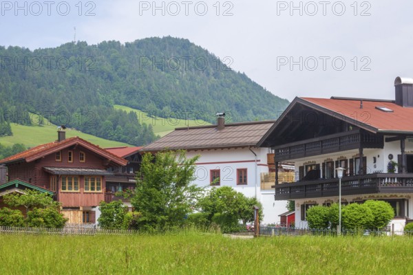 Houses with landscape and mountains, Reit im Winkl, Chiemgau, Upper Bavaria, Bavaria, Germany
