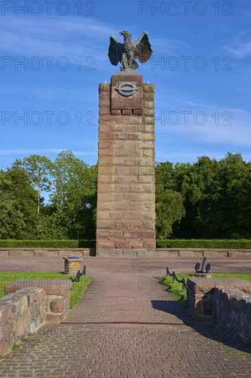 Monument with eagle on a pedestal, surrounded by trees. Wide paved path leads to the memorial. Peaceful atmosphere, submarine memorial, Heikendorf, Plön district, Kiel Fjord, Schleswig-Holstein, Germany