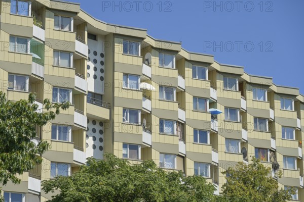 Residential building, prefabricated building, balconies, Toeplerstraße, Charlottenburg-Nord, Charlottenburg-Wilmersdorf, Berlin, Germany