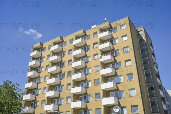Residential building, prefabricated building, balconies, Olbersstraße, Charlottenburg, Charlottenburg-Wilmersdorf, Berlin, Germany