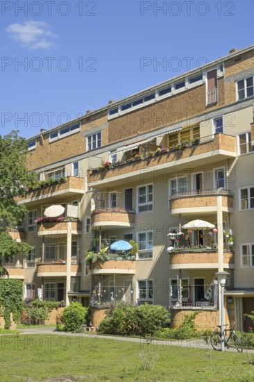 Residential buildings by Hugo Häring, Goebelstraße, Siemensstadt housing estate, Spandau, Berlin, Germany